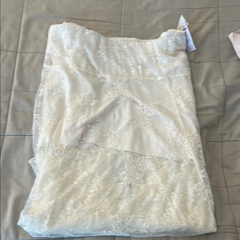 Abercrombie & Fitch Ivory Lace Maxi Skirt